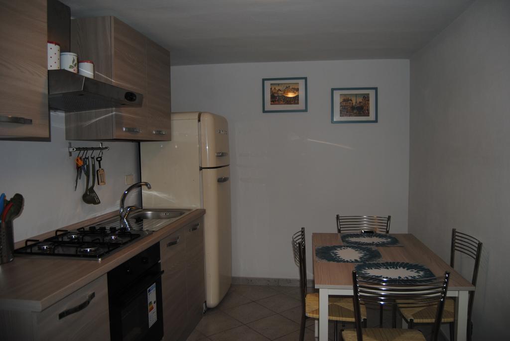 Il Susino Apartment ตีร์เรเนีย ภายนอก รูปภาพ